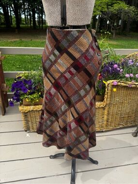 Vintage Plaid A-Line Wool Blend Skirt with buttons- size 12 Tableau